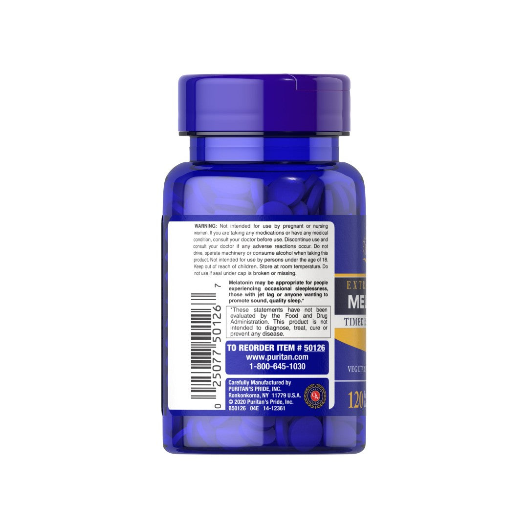 Eine Flasche Melatonin 5 mg mit B-6 120 Tabletten Timed Release Kapseln von Puritan's Pride auf einem weißen Hintergrund.