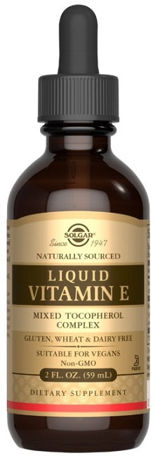 Eine Flasche mit flüssigem Vitamin E.