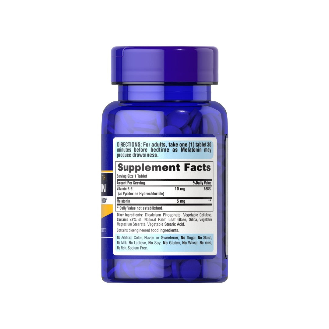 Eine Flasche Puritan's Pride Melatonin 5 mg mit B-6 120 Tabletten Timed Release auf einem weißen Hintergrund.