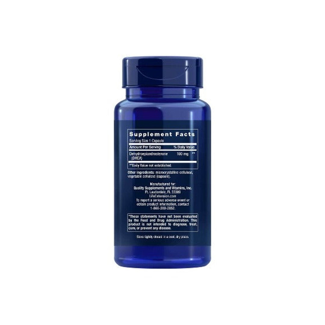 Eine Flasche Life Extension DHEA 100 mg 60 Veggie-Kapseln auf weißem Hintergrund.