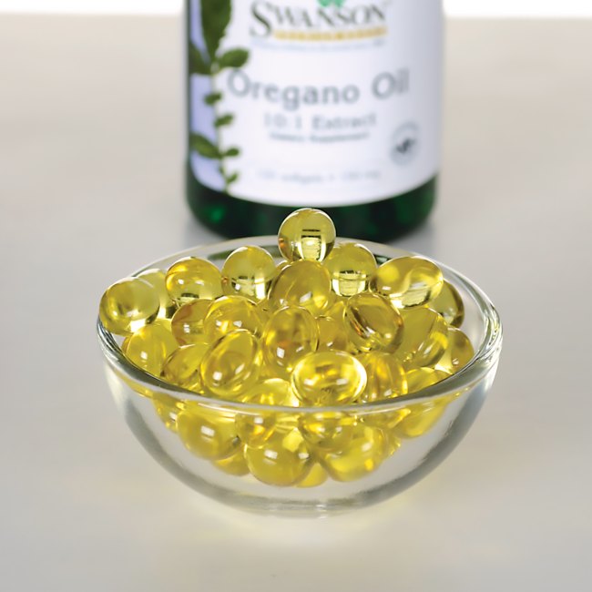 Eine Schale mit Swanson Bio-Oregano-Öl - 150 mg 120 Weichkapseln neben einer Flasche zur Unterstützung des Immunsystems und der Magen-Darm-Gesundheit.